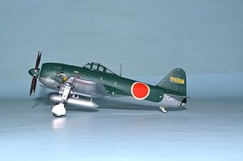 Amazon.co.jp: 完成品 148 日本海軍 局地戦闘機『紫電』 11型乙